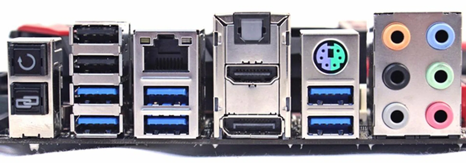 There are two video connectivity options in the form of a HDMI port and DisplyPort. For audio options, there is an optical S/PDIF-out port and six analog audio ports.