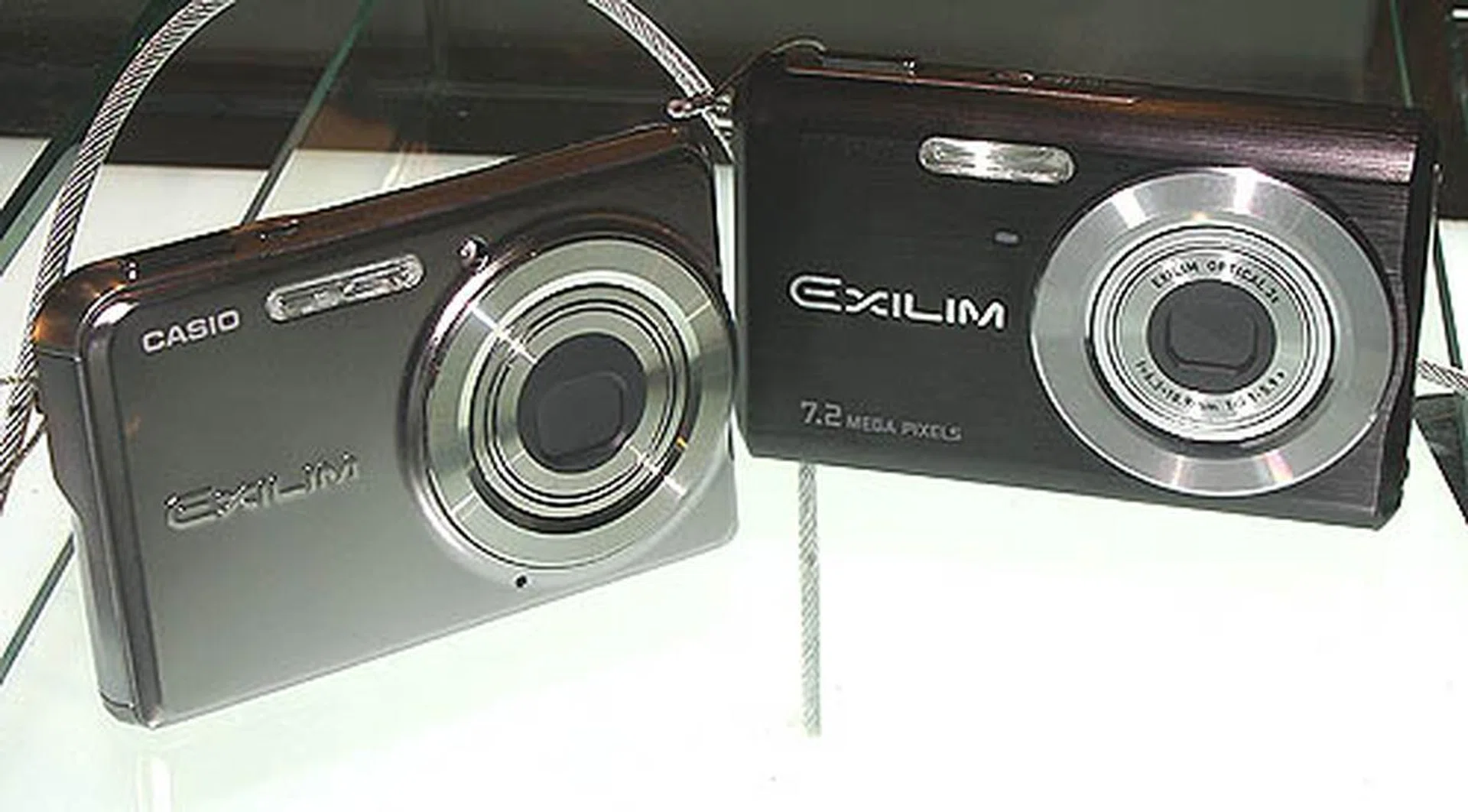 The recently announced EXILIM EX-S770 that has the ability to read Office documents and the EX-Z700 7.0MP cameras are available at Casio's booth with a retail price of $699 and $599 respectively. It comes with a host of cool freebies including a Samsonite bag and more.