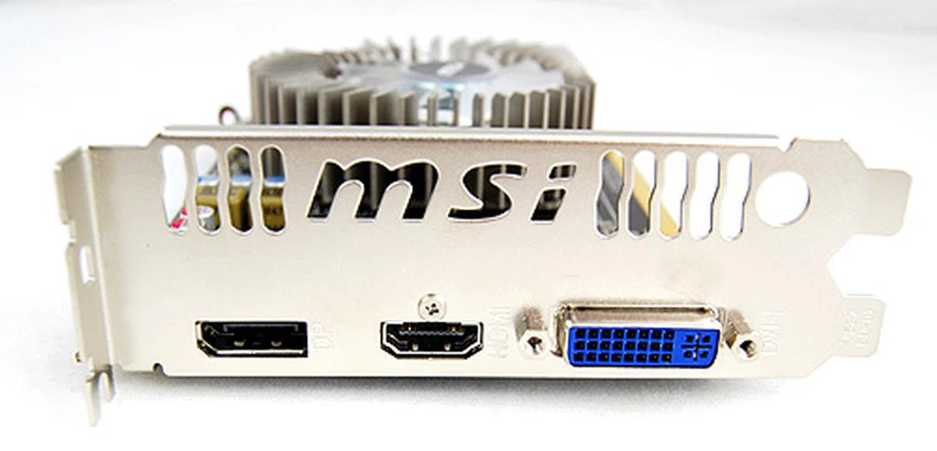 The MSI R5670 is a little special when it comes to video outputs because it has the same DVI and HDMI ports, but has swapped the VGA port for a DisplayPort instead.