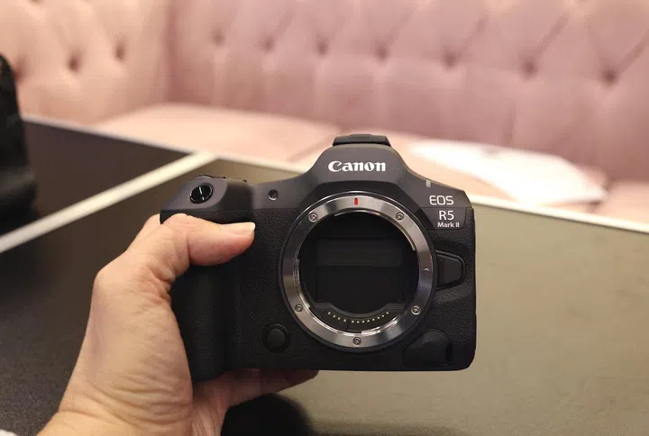 Canon EOS R5 Mark II. Photo: HWZ
