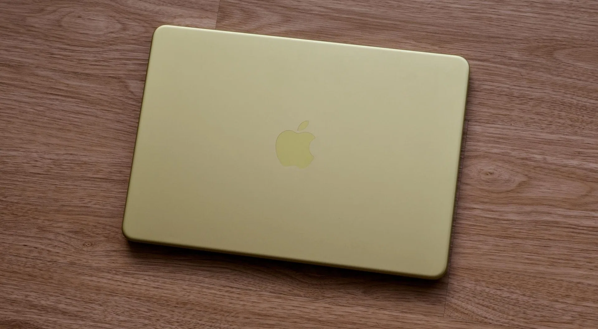 MacBook Neo Citrus