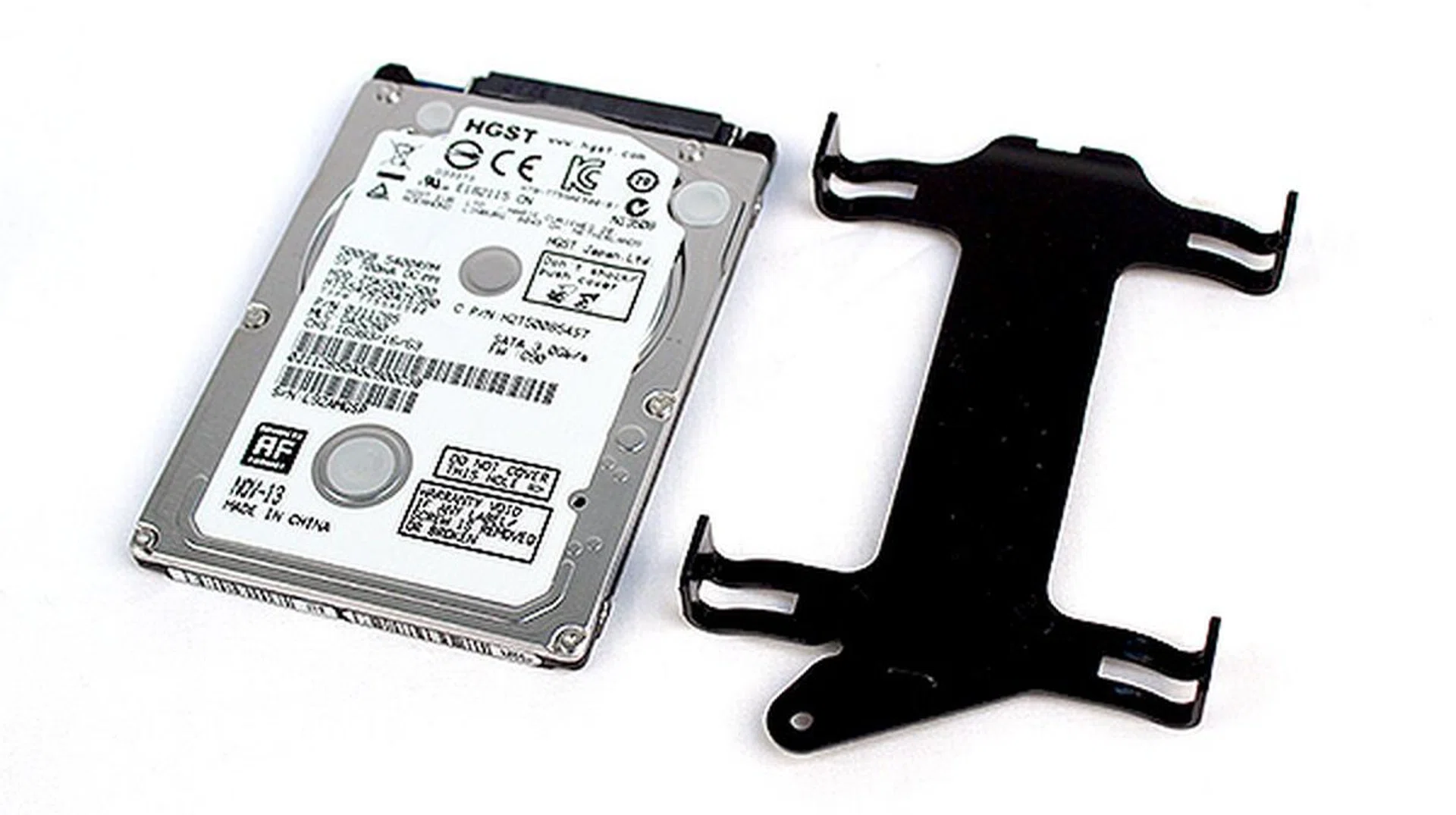 Installing 2.5-inch storage drives is dead simple as the Zotac employs a tool-free hard disk rack and a thumbscrew to secure it in place.