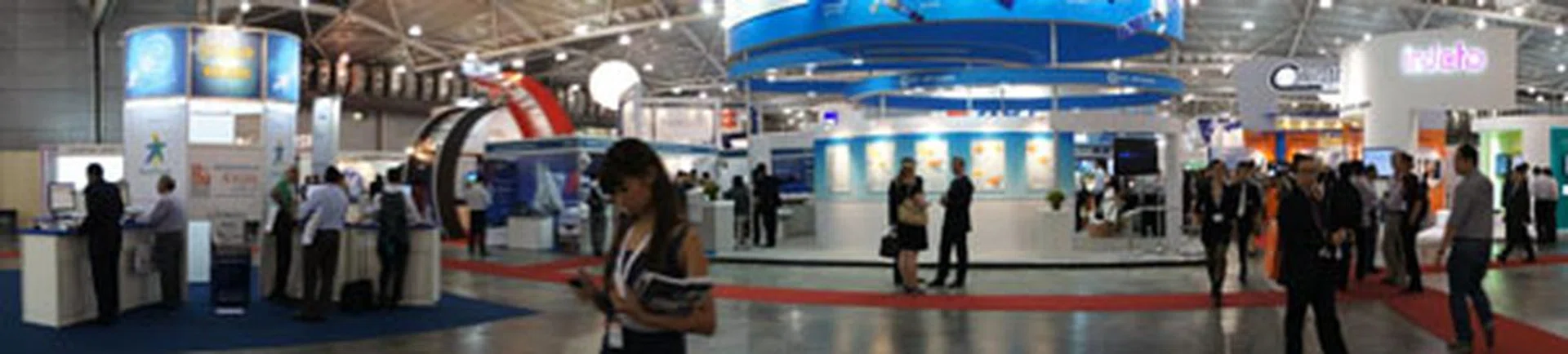 Sweep Panorama is a fun feature to have, but it doesn't always produce perfect results. It gets this shot mostly right, but look closely and you can see places where strange things happen like people's arms getting chopped off and faces blending into each other. Like HDR Auto, Sweep Panorama is best used for still subjects like landscapes and architecture.