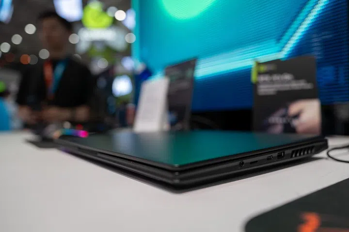 Slimmest gaming laptop powered by AMD Ryzen 9 9955X3D