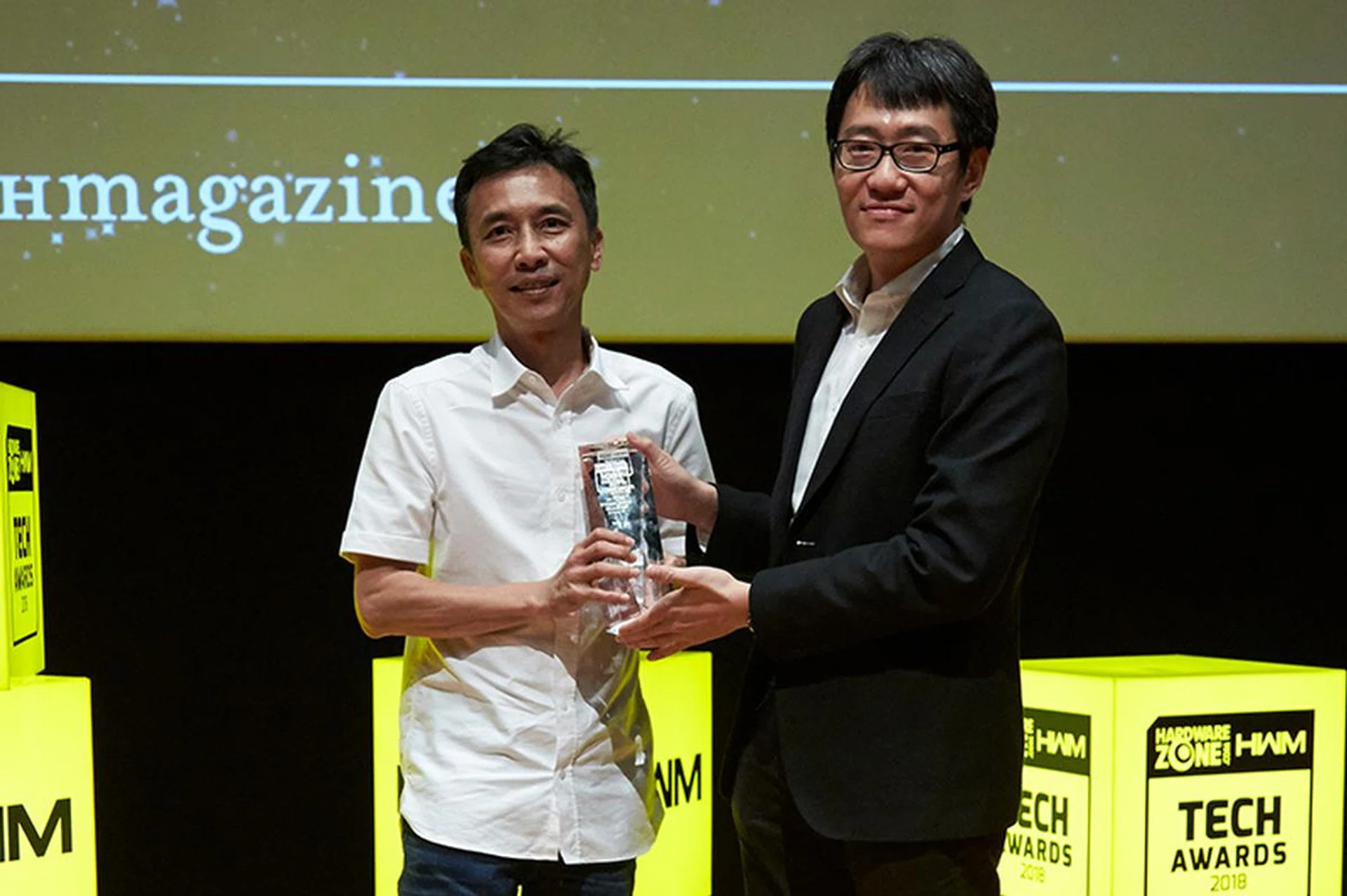 Here's Mr. Gary Ong, MD of Fuwell, accepting the Readers' Choice award for Best PC Components Retailer (Singapore).