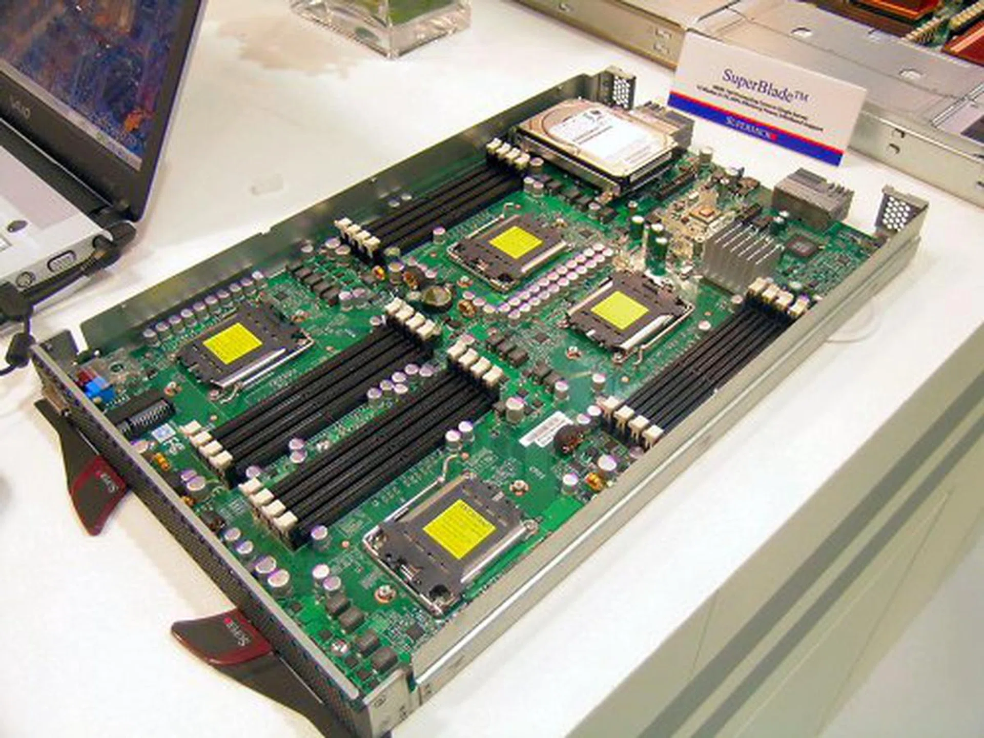  4 processors (up to 4 cores per processor) per blade, 10 blades per 7U chassis. That's 40 processors (up to 160 cores) per enclosure and 240 processors (up to 960 cores) in one 42U rack.
