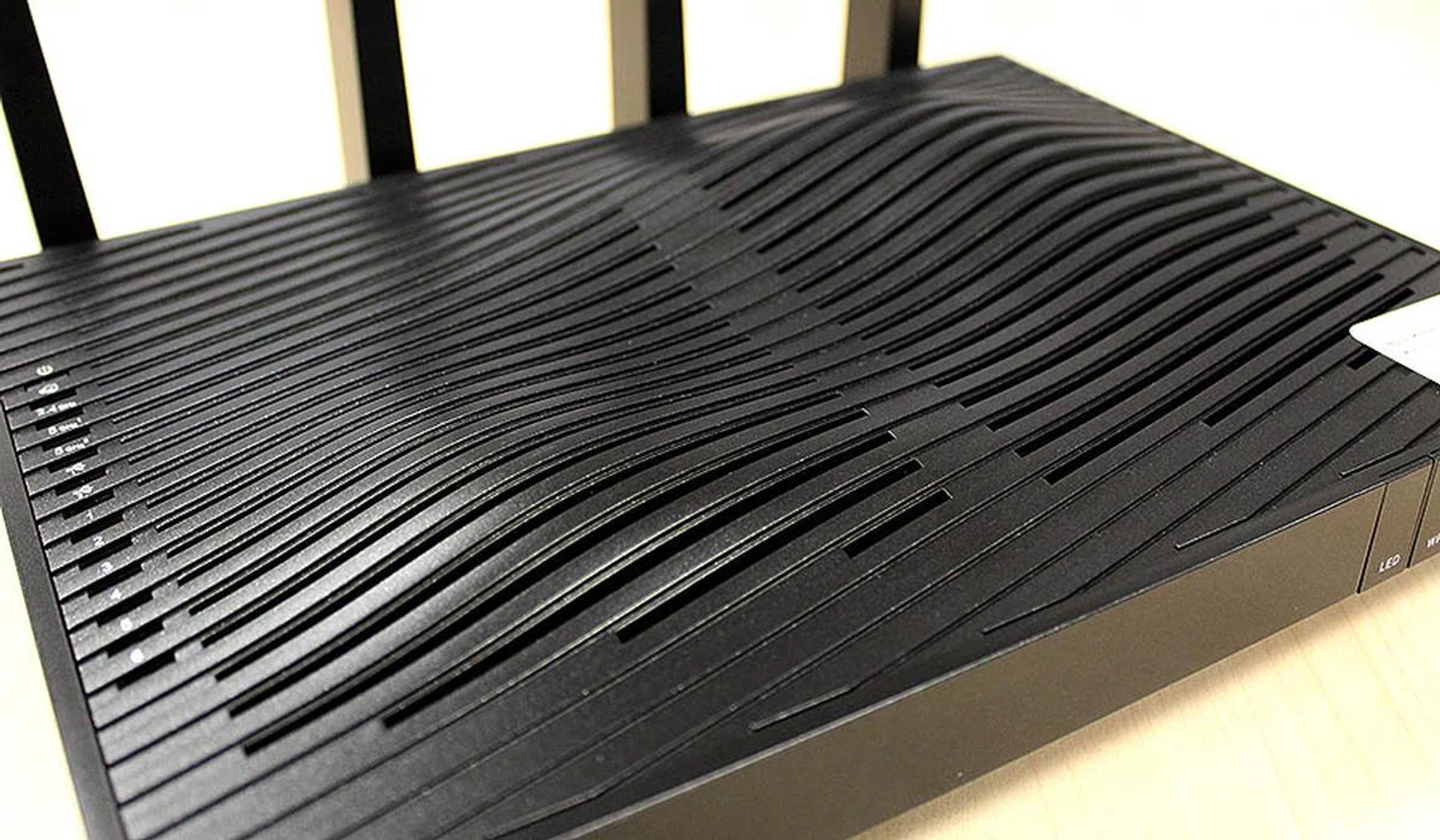 The Nighthawk X8 is much more plain looking save for these strange undulating wavy patterns on the top panel.