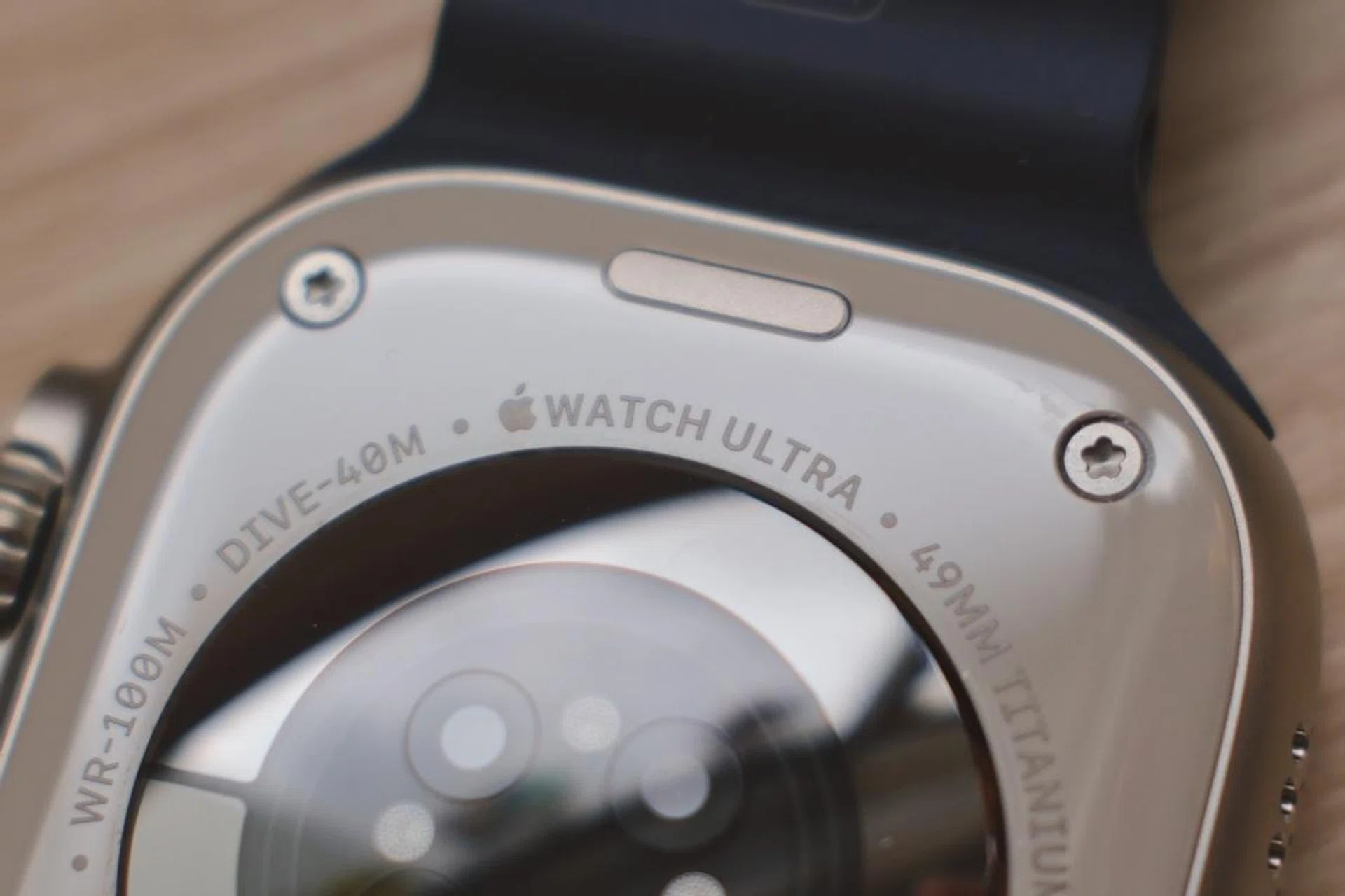 Apple Watch Ultra 3 case back