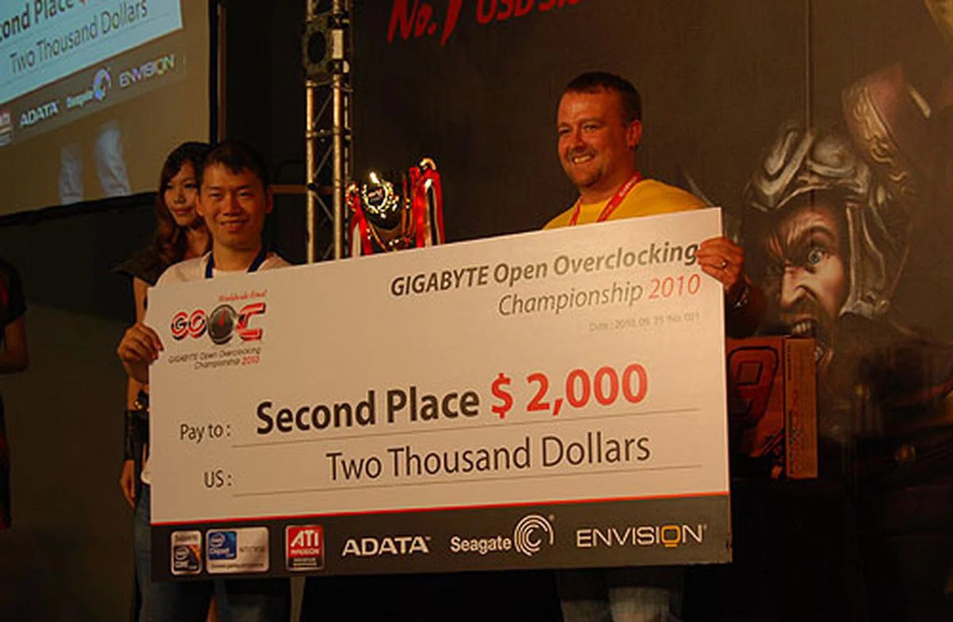 Alas, Stephen Yeong's efforts were unable to overtake Matose, so he takes home the runner's up spot, with US$2000 cash and up to US$1600 worth of hardware. 