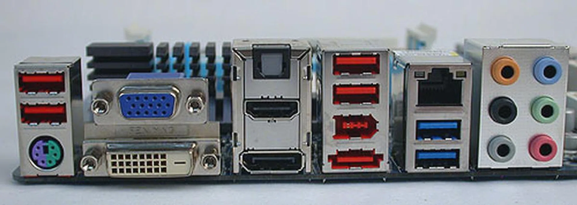 Gigabyte too has the full four display outputs but like the ASUS, has no Clear CMOS button. FireWire and eSATA however are present, along with optical S/PDIF output. 