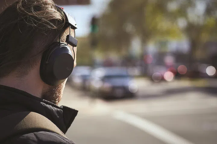 Image source: Plantronics