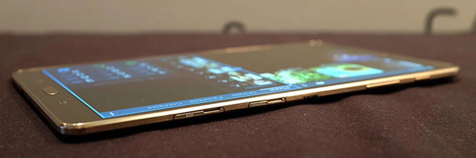 The Tab S is incredibly thin. It feels like you're just holding a display in your hands.