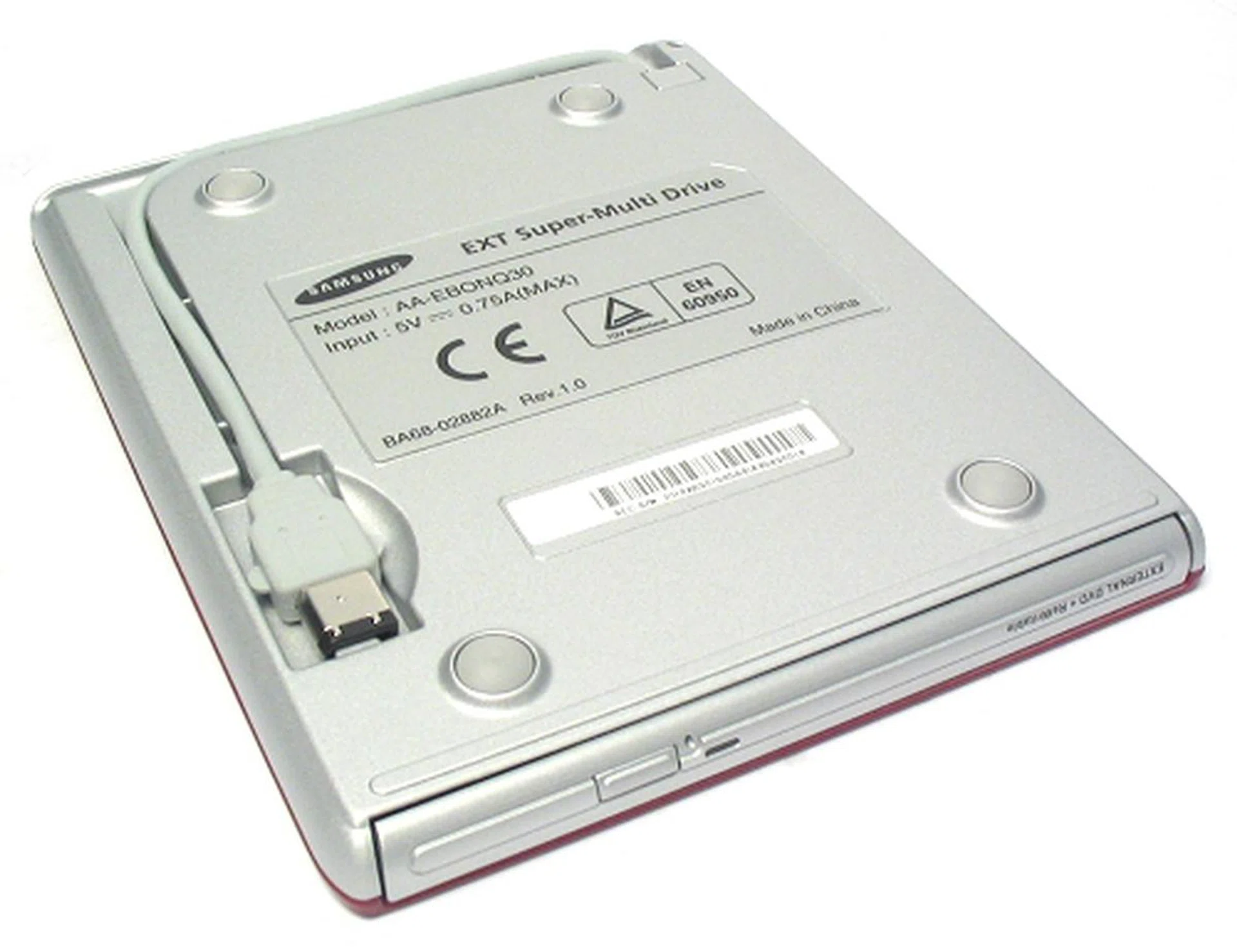 For easier mobility of the external Super-Multi Drive, the FireWire cable is hardwired to the chassis.