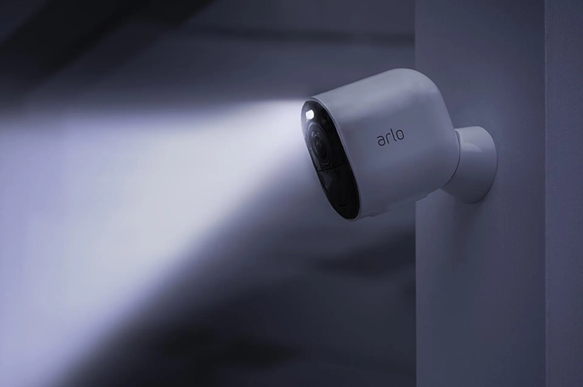 If night vision doesn't cut it, the Ultra has a built-in spotlight that is surprisingly bright. (Image source: Arlo)