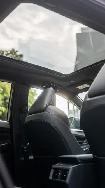 Toyota bZ4X Touring glass roof