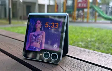 The Samsung Galaxy Z Flip7 could be powered by the Exynos 2500 chipset. Photo: HWZ
