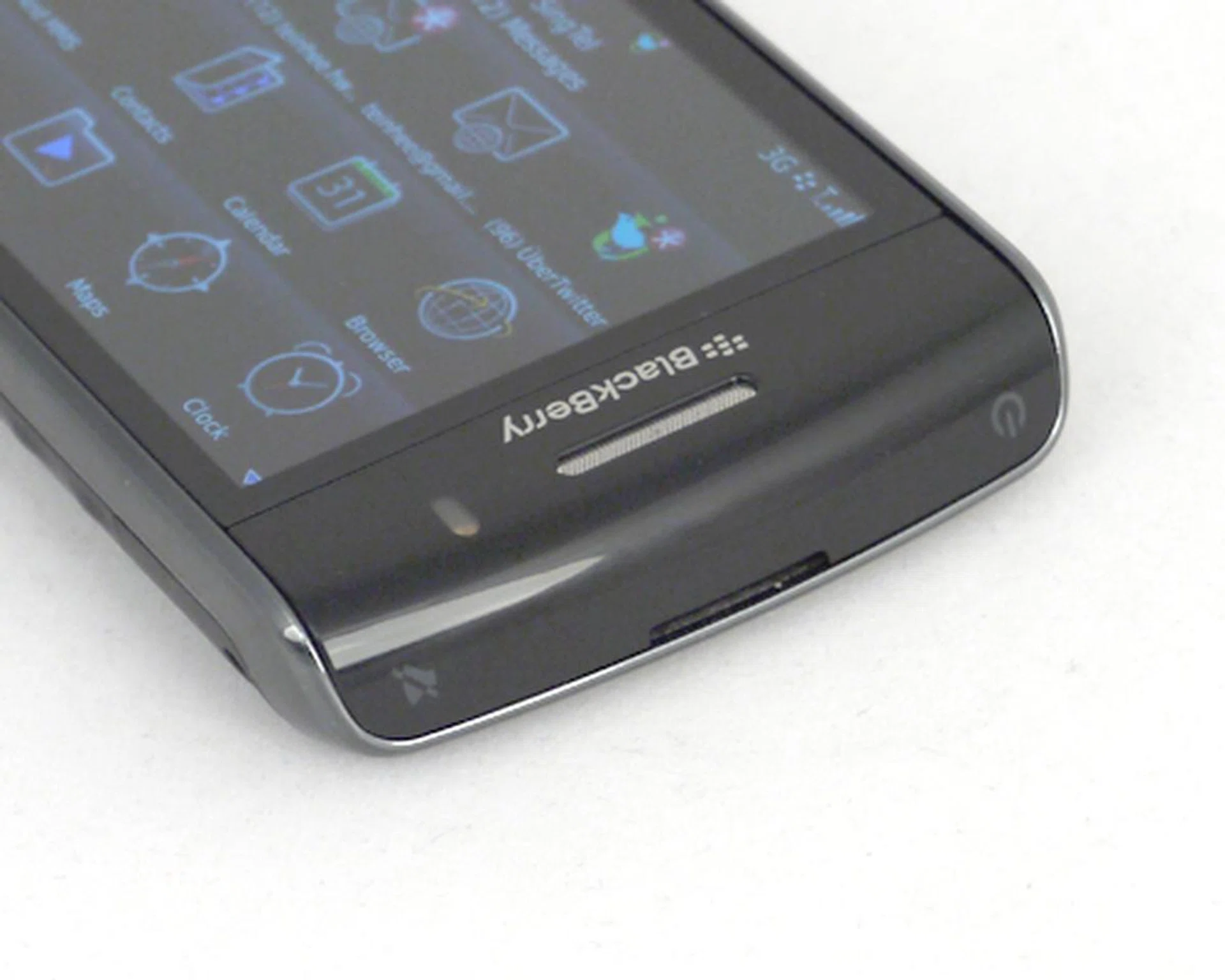 The top of the device is pretty bare with just the Power and Mute buttons.