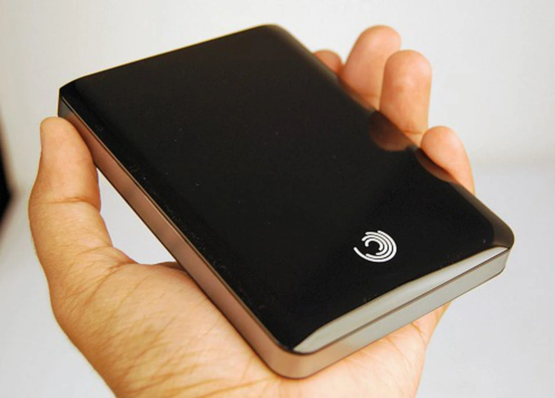 The Seagate FreeAgent GoFlex Pro 500GB is among the most compact 2.5-inch external portable drives in the market, definitely besting last year's rivals.