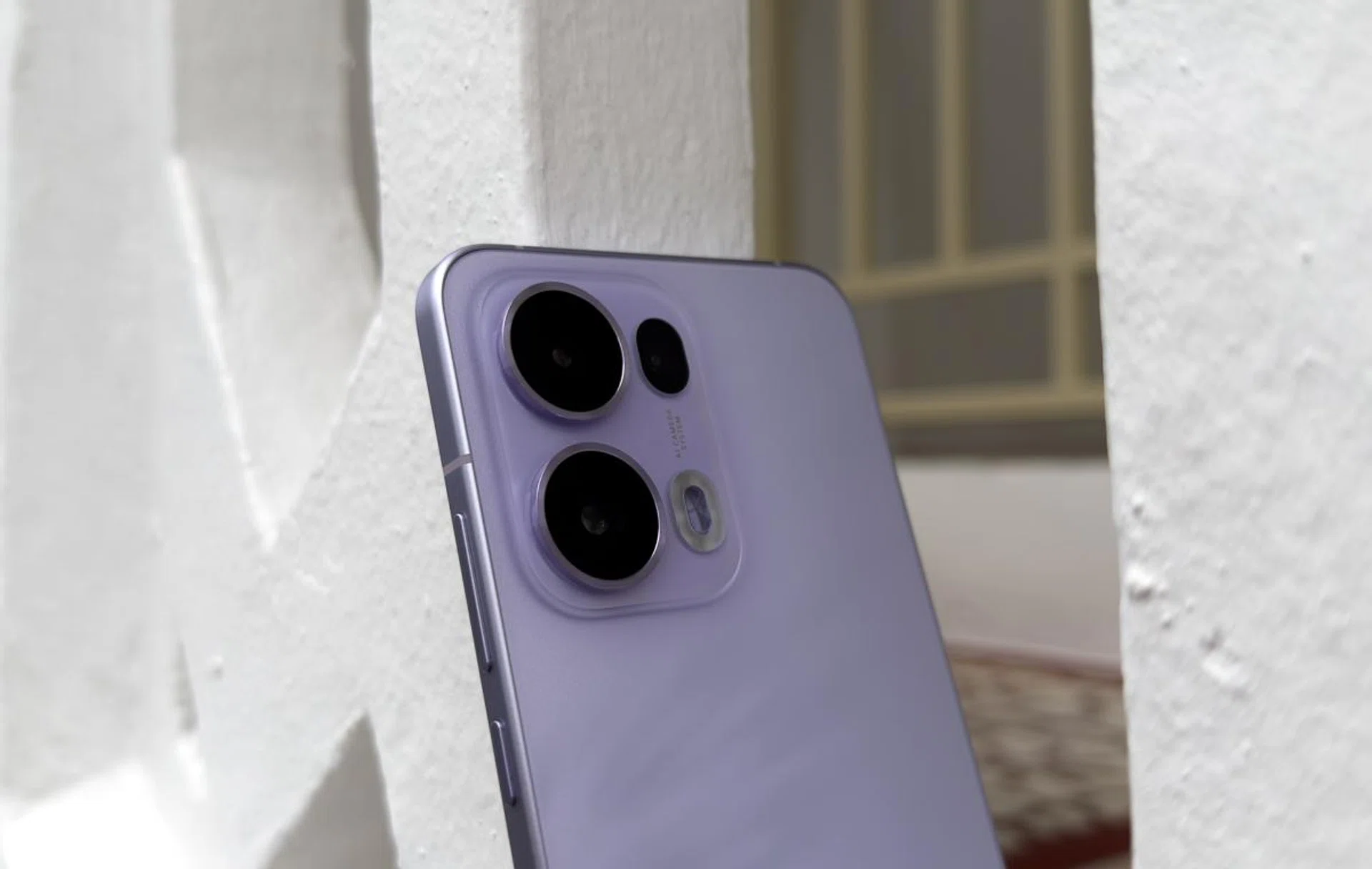 Rear camera bump. Photo: HWZ.