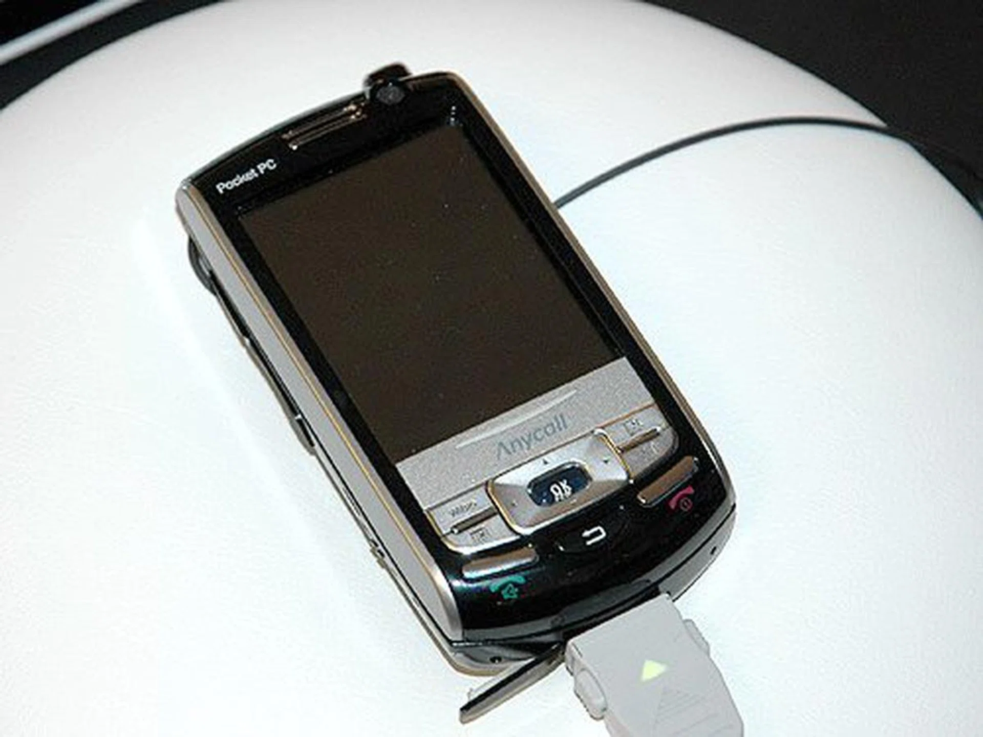 The Samsung SPH-M8000 is the world's first WiMAX enabled smartphone with a download rate of up to 3Mbps and an upload rate of 1Mbps. It is based on Windows Mobile for Pocket PC.
