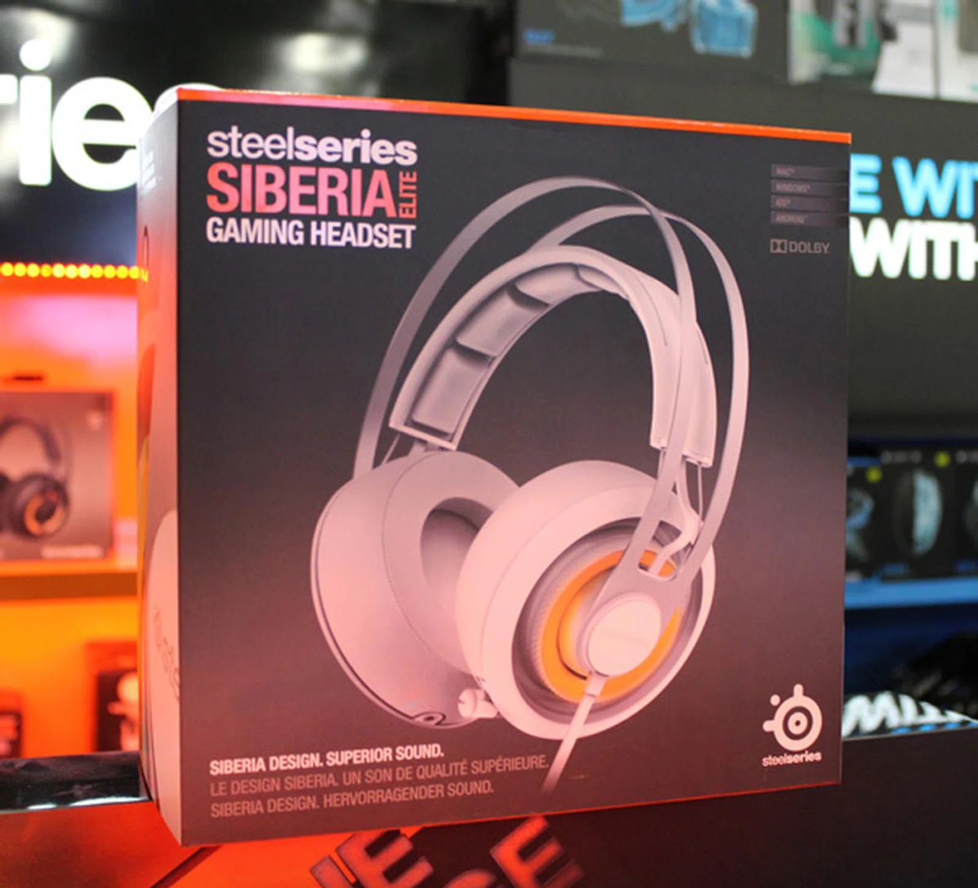 The SteelSeries Siberia Elite is a Dolby 7.1 surround sound headset that delivers a quality virtual 7.1 channel audio experience. It’s compatible with any PC or Mac, as well as any device with 3.5 mm audio ports. It even features customizable options and settings, all via SteelSeries’ Engine 3 software. Gamepro shop has a special promotion for the duration of The PC Show 2015 where the first 25 pieces sold each day go for $149. After that, the headset goes on sale at $199 (U.P. $299).