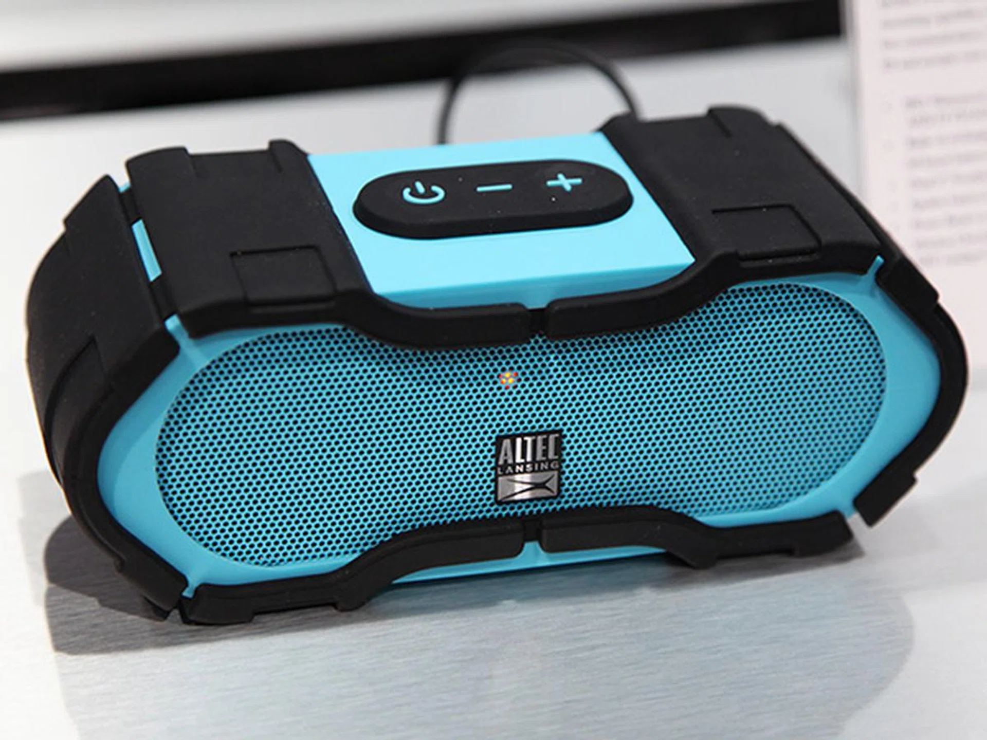 The Altec Lansing iMW576 Boom Jacket bluetooth speaker is the flagship of their waterproof series that is IP67 rated. It comes with built-in rechargeable Li-ion battery for up to 40 hours of battery life as well as doubling up as a charger for your mobile devices. It comes equipped with two 2-inch neodymium drivers and a passive radiator.