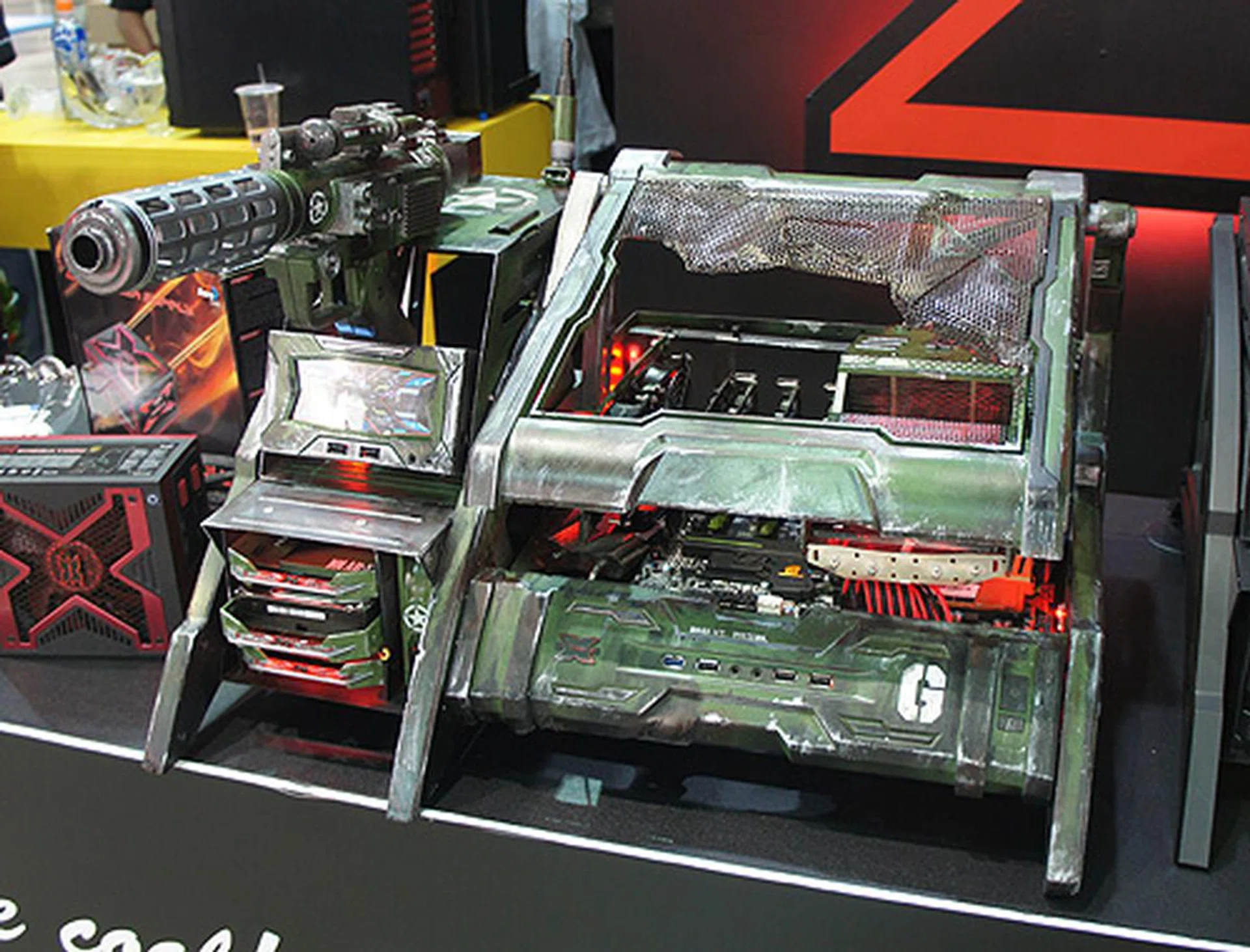 This customized military-style casing comes complete with a turret. Pity it doesn't fire. Also, the paint job on this customized piece is really detailed.