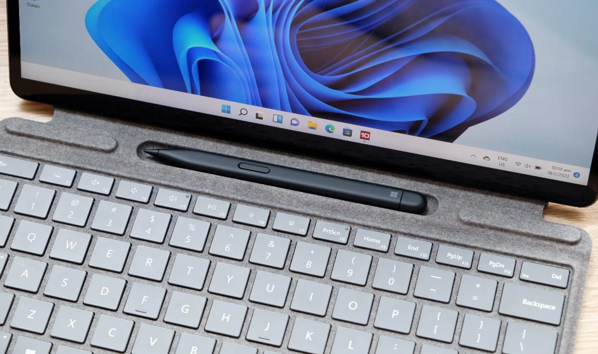 The pen is safely hidden away when it is not in used.