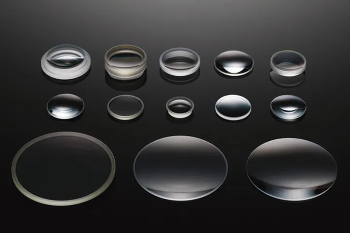 A lot of quality glass has gone into the RX10 III's lens.