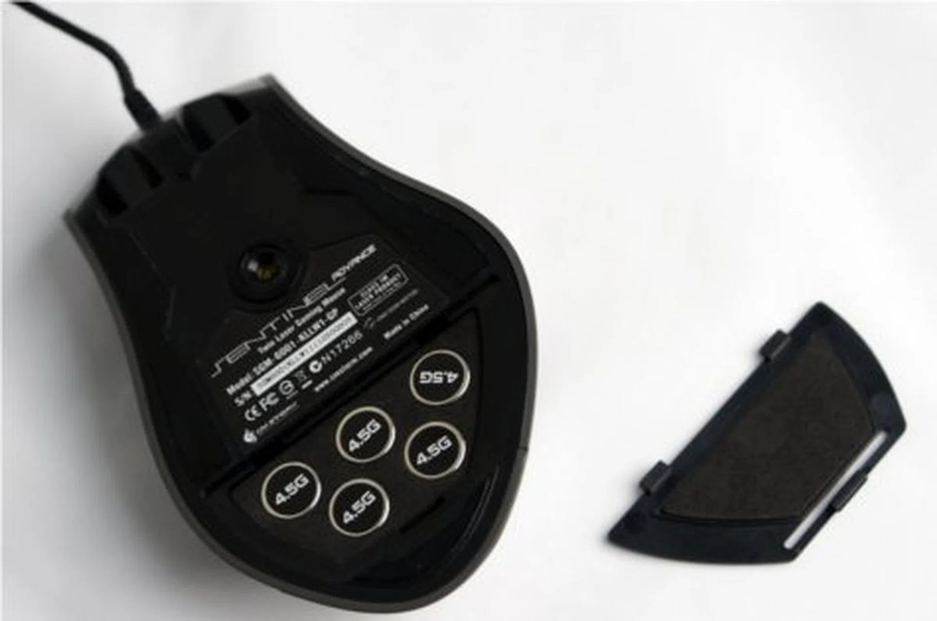 Removable weights allows you to adjust the overall heft of the mouse.
