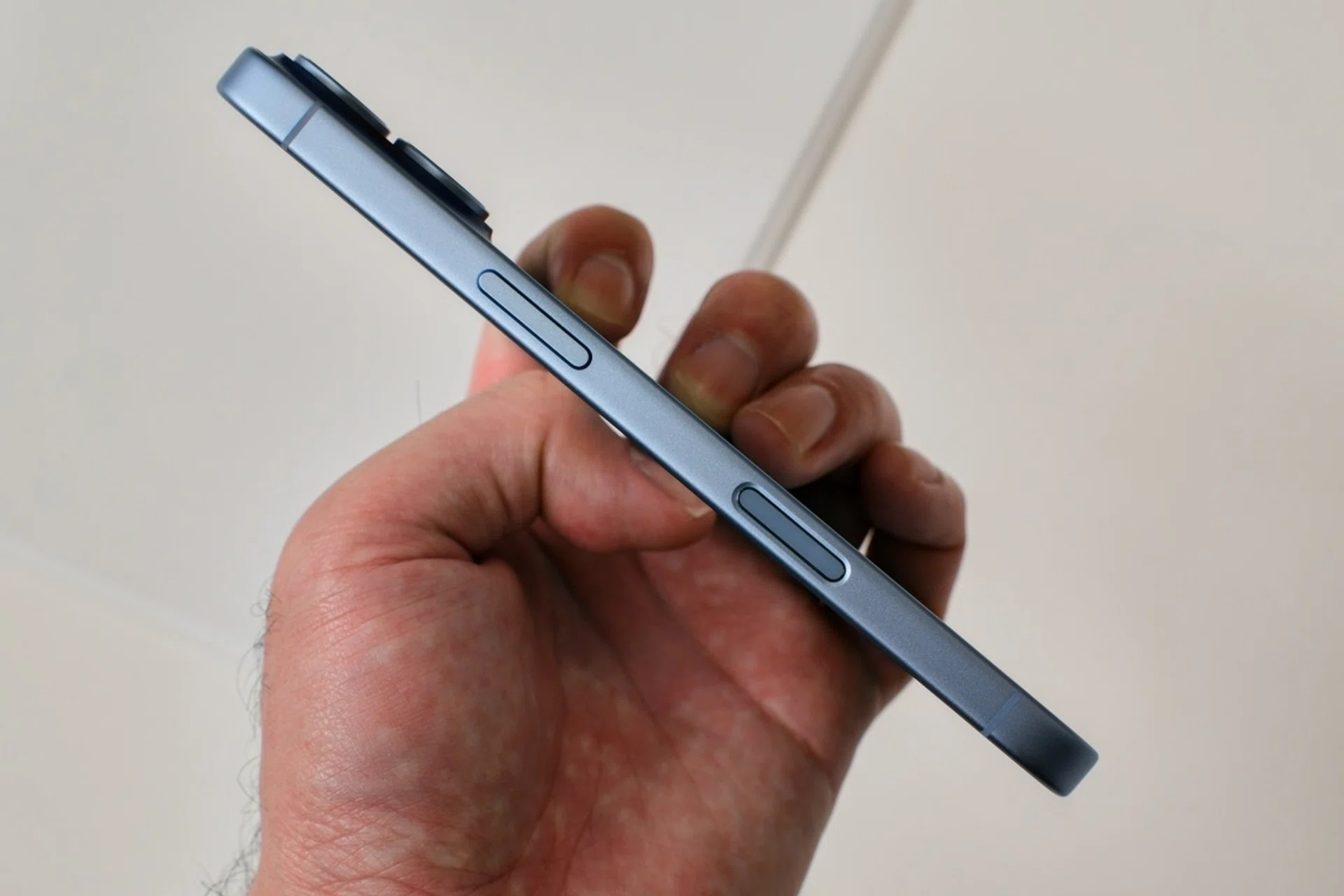 iPhone 17 camera control