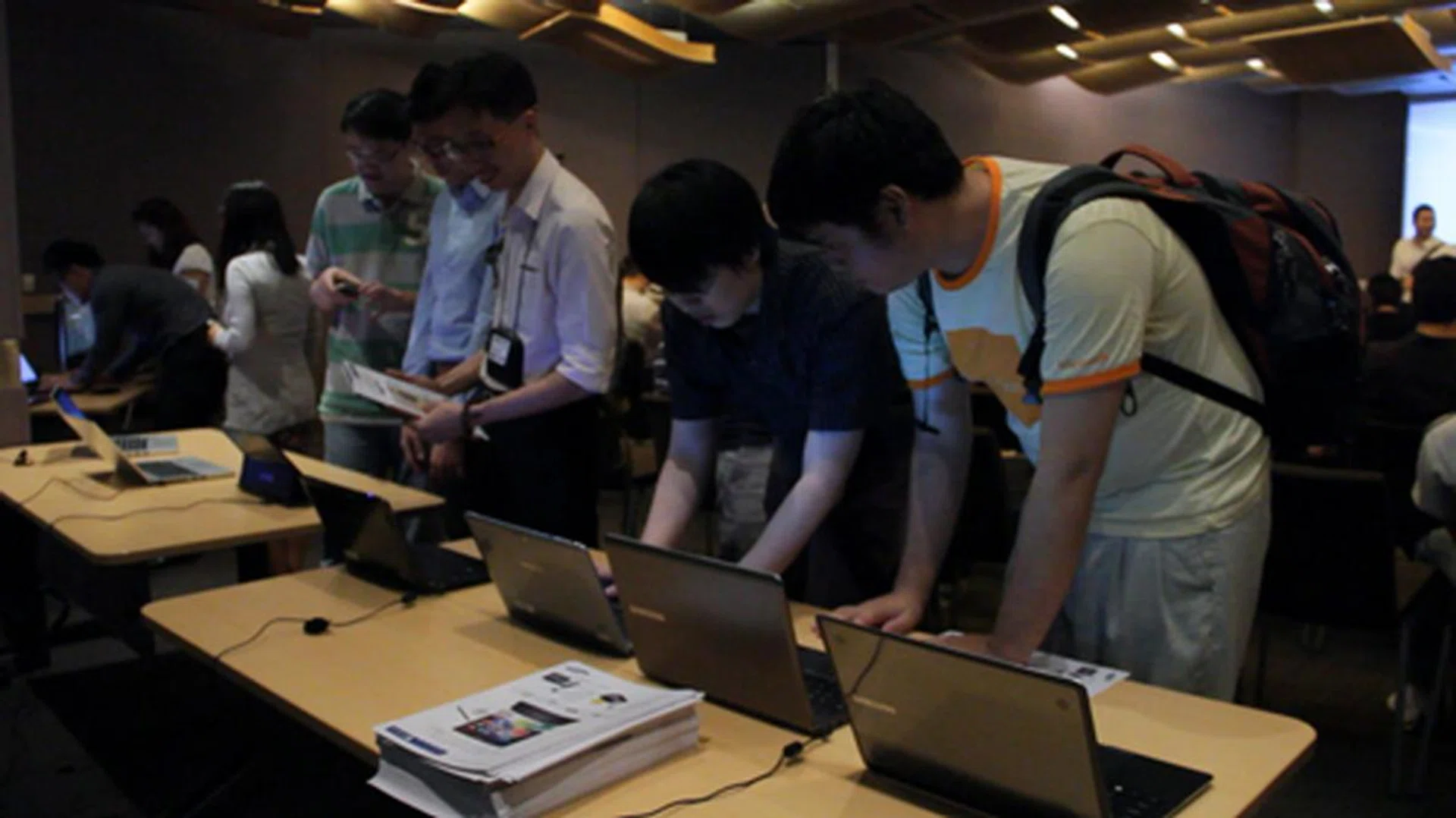 We had on hand the latest Windows 8 products from most of the major notebook manufacturers like HP, Lenovo, Samsung, Sony and Acer. Even local gaming notebook manufacturer, Aftershock, turned up to show us that Windows 8 is just as adept at gaming as Windows 7 is. 