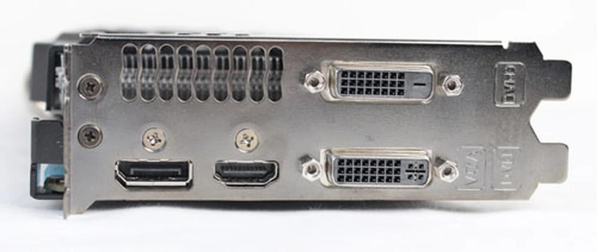 Ports are the same as stock, with one DVI-I, one DVI-D, one HDMI port, and one DisplayPort port. It uses two six-pin Molex PCIe power connectors, also the same as stock. Dimensions are 272 x 137 x 43mm.