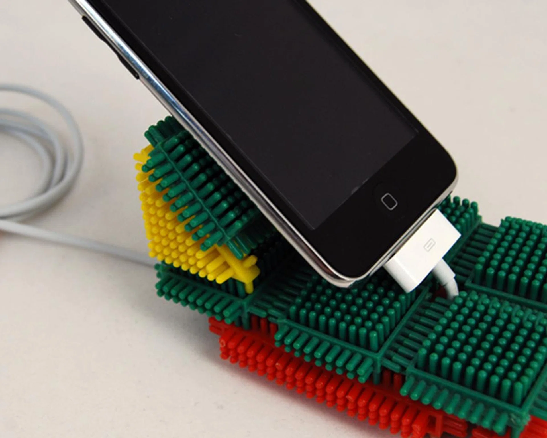 Fortunately, we have some triangular blocks that allowed us to incline the back at a 45 degree angle.