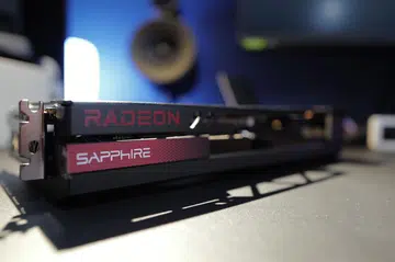 Sapphire Radeon RX 7700 XT.
