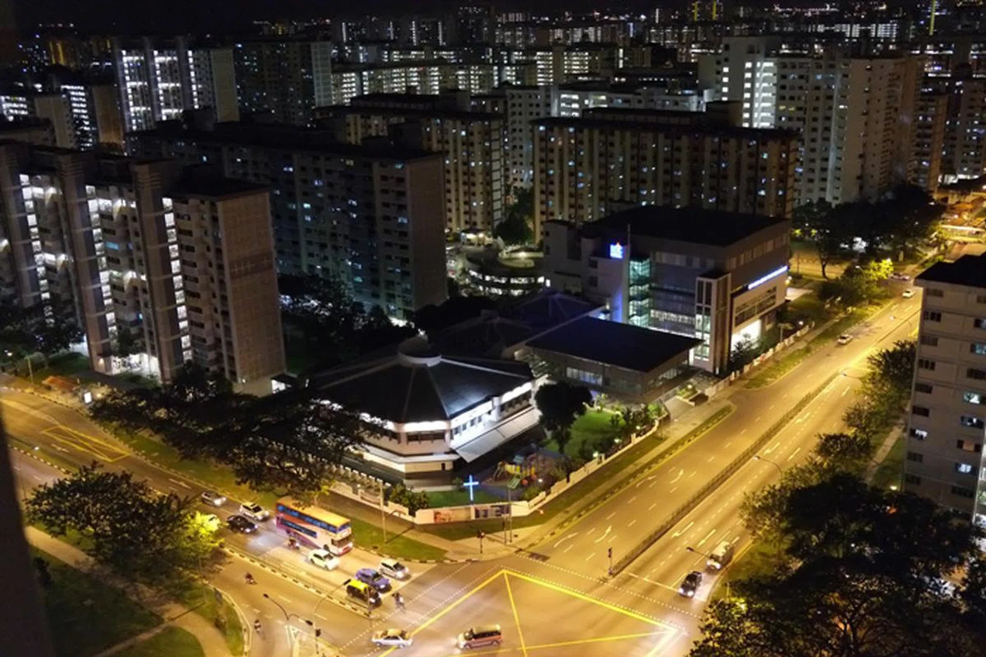 f/3.6 at 35mm (35mm equivalent), 1/38 sec, ISO 12800.