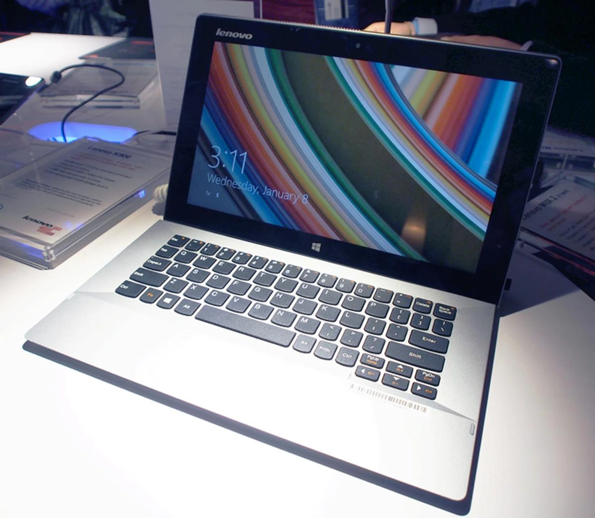 Like the Yoga lineup, the Miix 2 is entirely plastic, however, the finish still looks quite premium.