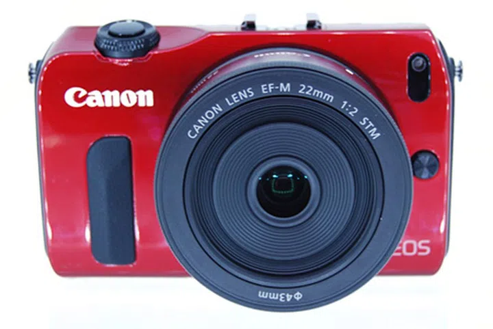 The EOS M comes in four colors; black, white, silver and red.