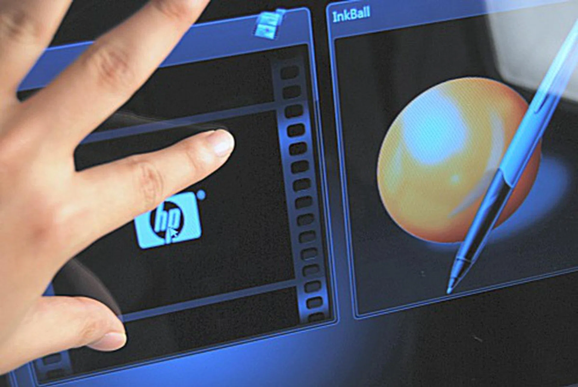 You can also use two fingers to enlarge and shrink the top panels.