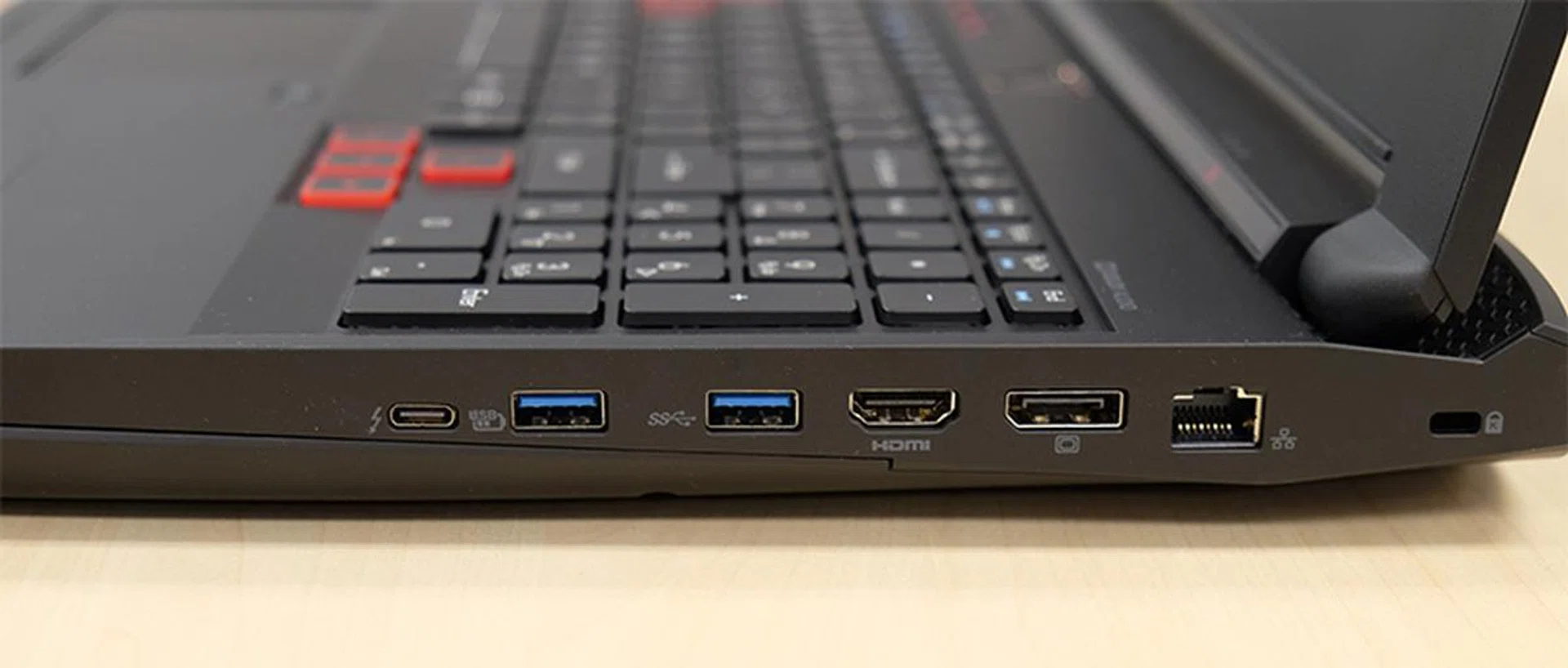 Acer Predator 15 ports