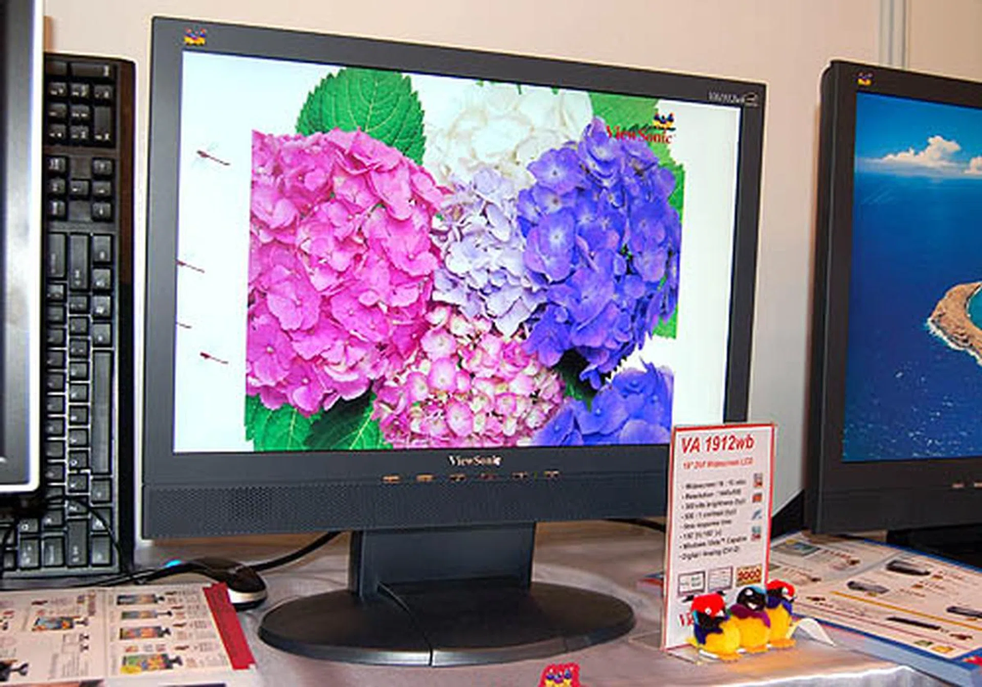 Yet another star buy from Viewsonic, the VA1912WB widescreen LCD monitor with 1440 x 900pixel resolution and 5ms response time is going for only S$349. A free goodie bag and DVI cable is thrown in with purchase!