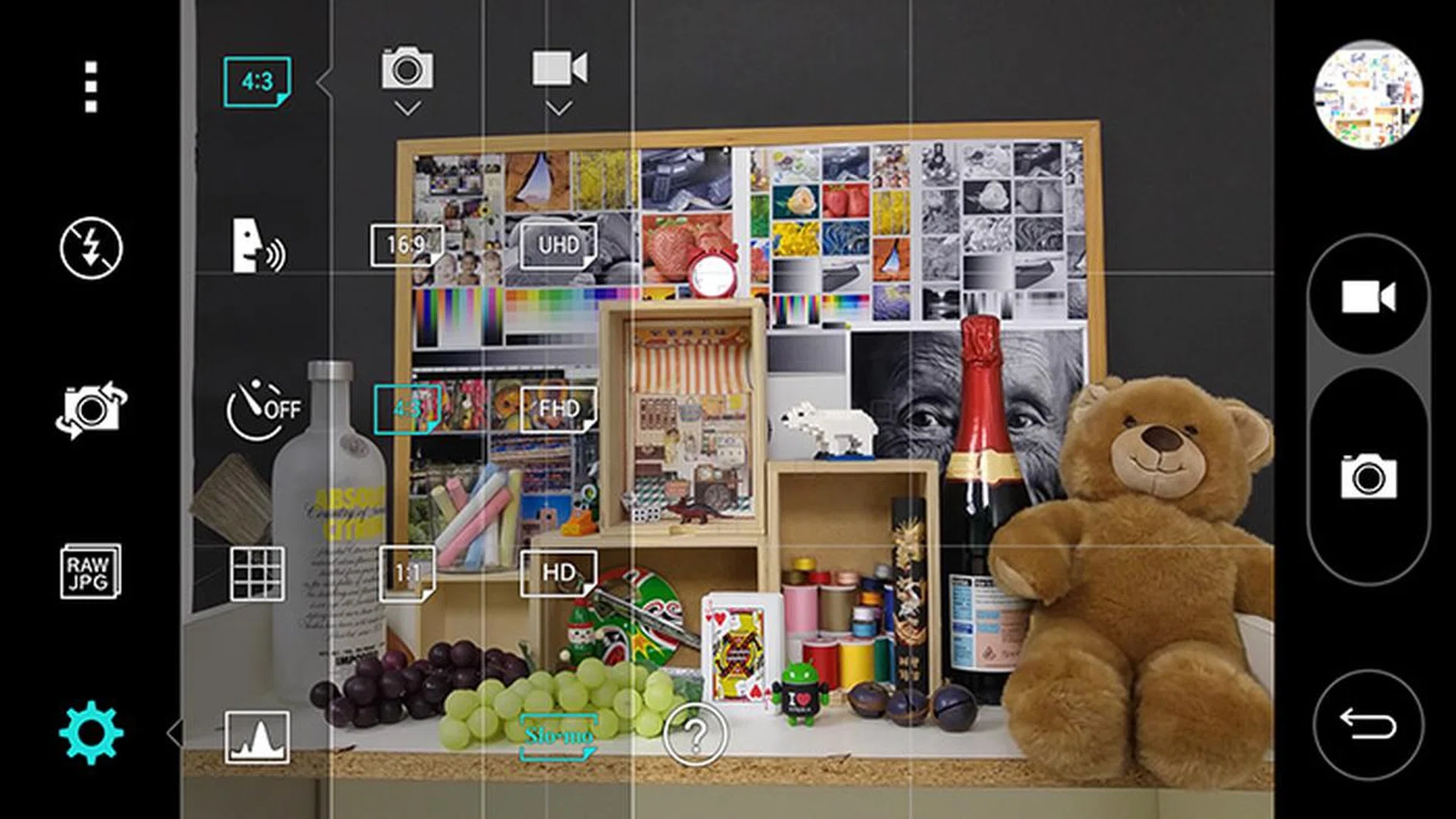 The LG G4 offers a fairly extensive set of options in manual mode. 
