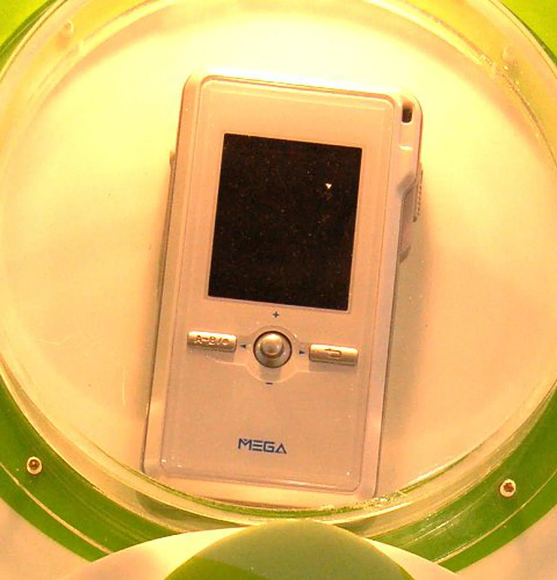 While it may have won iF Product Design Award earlier this year, the MegaPlayer 540 is not just a shallow beauty. Support for major music, photo, and video files means the all-in-one player is one serious performer as well.