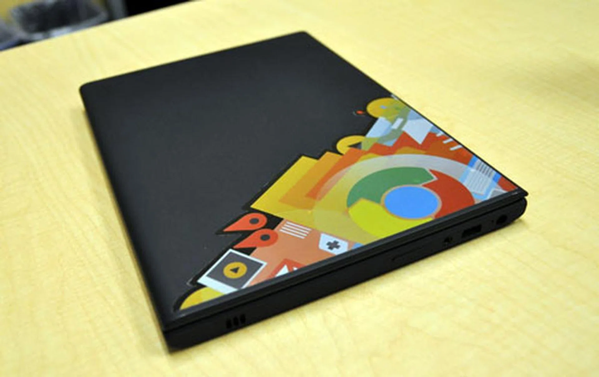 Codenamed Cr-48, this is the test drive machine of the Chrome OS which Google is working with some hardware vendors.