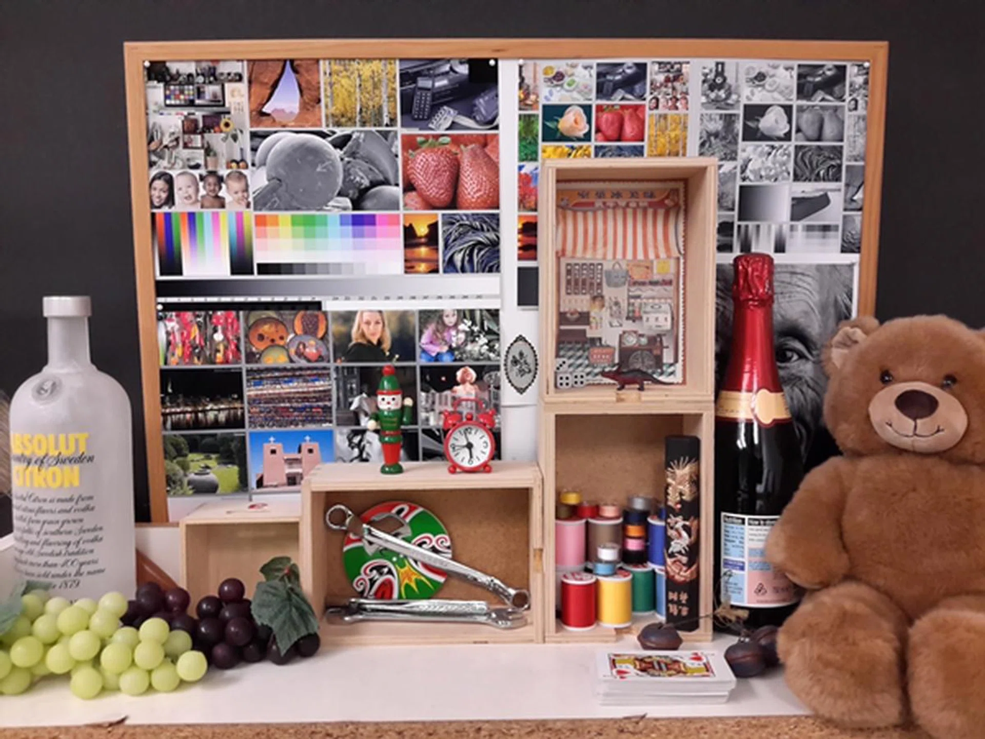 The Tab S (10.5) rear camera takes quite decent images for a tablet; there are good amount of details captured and minimal noise.