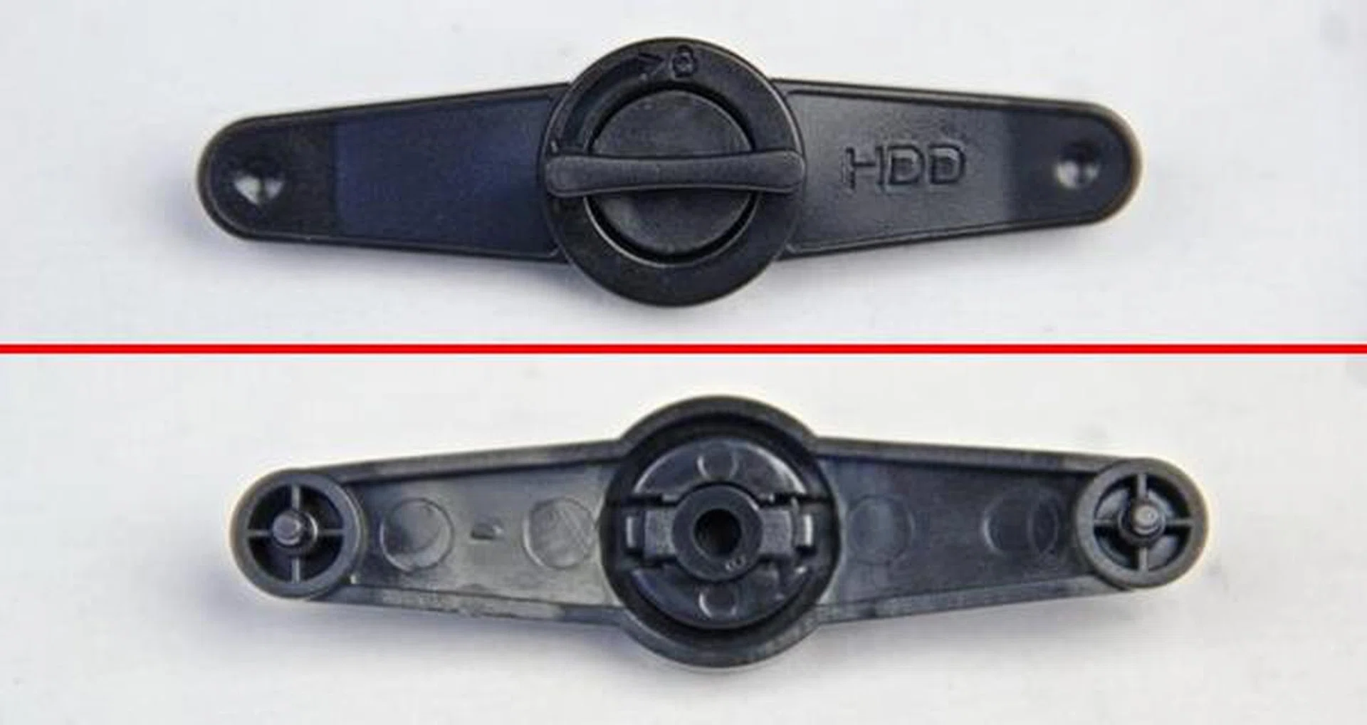The retaining clip for installing drives at the 3.5-inch drive bay.