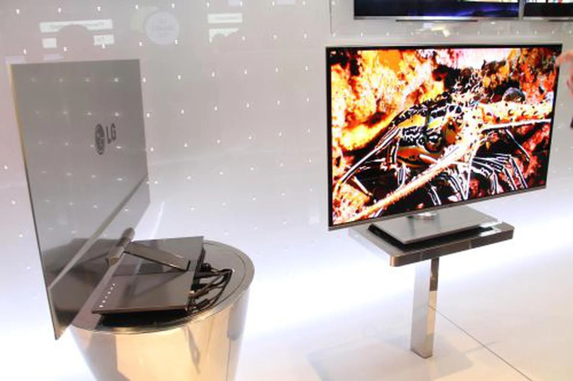 Here's how it looks from the rear. We also spotted 3 HDMI ports at the rear and a PCMCIA slot on the side.