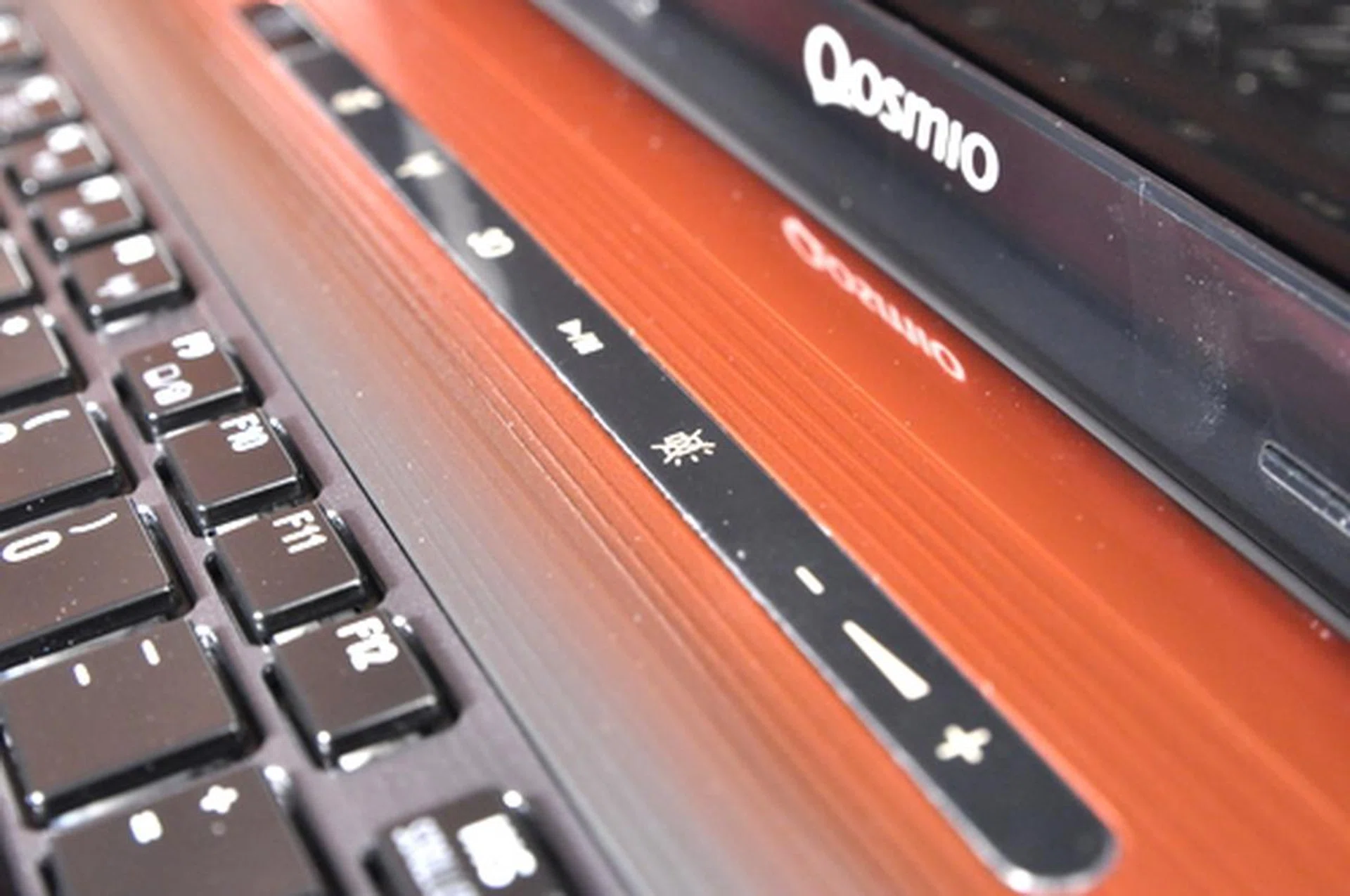 This touch panel controls take care of everything from volume, Wi-Fi, to 3D.