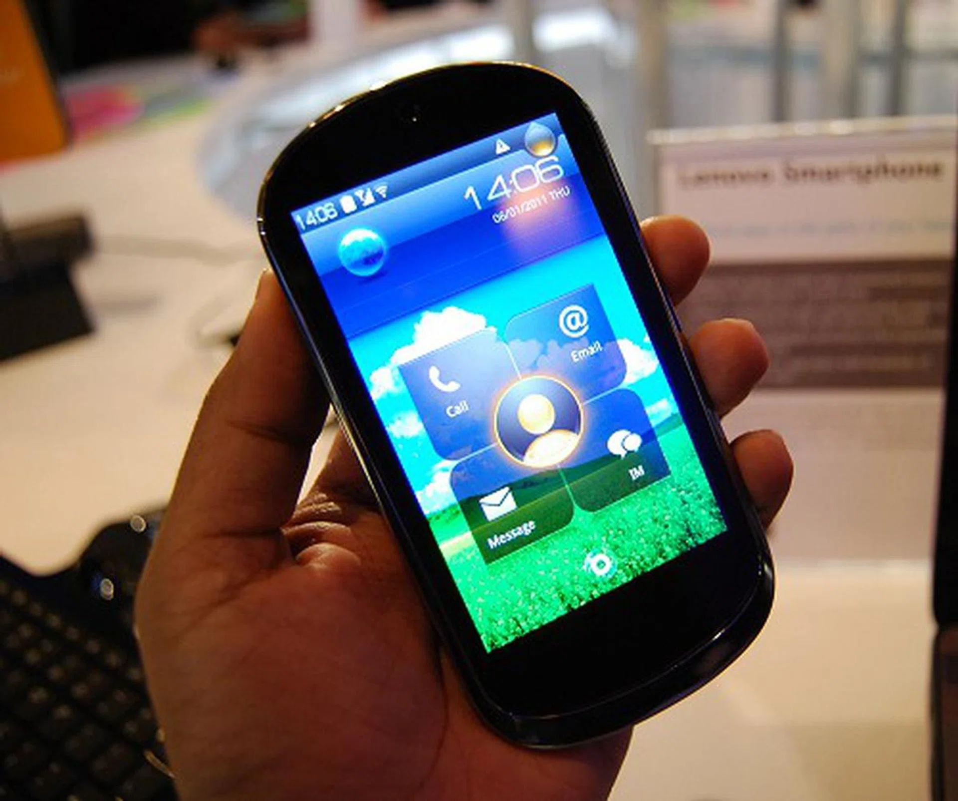 A quick look at Lenovo's Android based smartphone for the China market, complete with a Lenovo apps store with customized apps. The tight integration with their app store that's currently rolled out in their home ground only limits the phone's availability elsewhere.