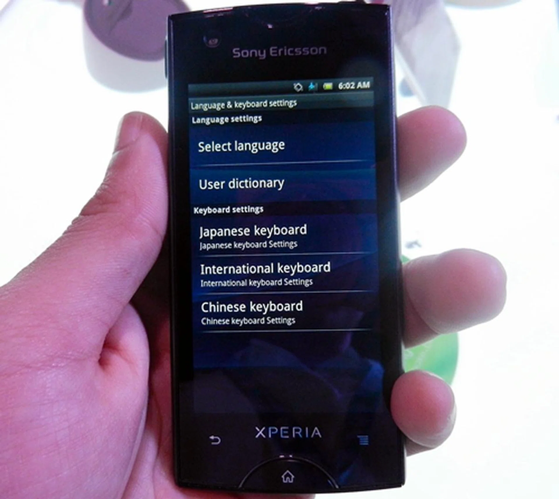 Weighing in at 100g, the Xperia ray feels very light in the hands. 